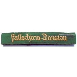 "FALLSCHIRM-DIVISION"...